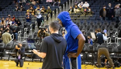 hth网页版-【现场】勇士迎英雄回家 库里状态回暖带队继续前进