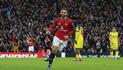 hth网页版-评论员：B费总能锁定他的队友，并选择最合适的方式将球传给他们